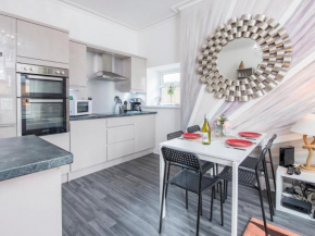 Pass the Keys Spacious 3 bedroom apartment in trendy Canton!